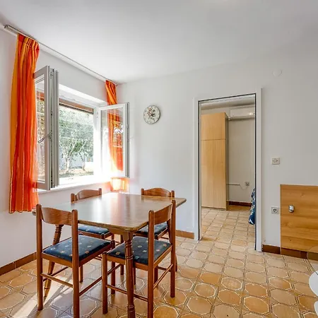 Guest house Kamelia