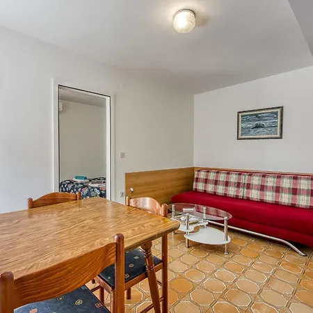 Kamelia Guest house 3*